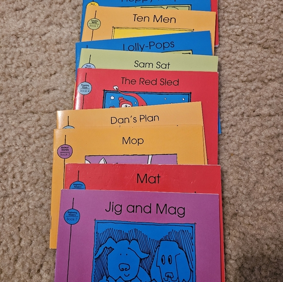 Assorted BOB Books -- Set Of 22 -- Various Levels - Picture 2 of 3